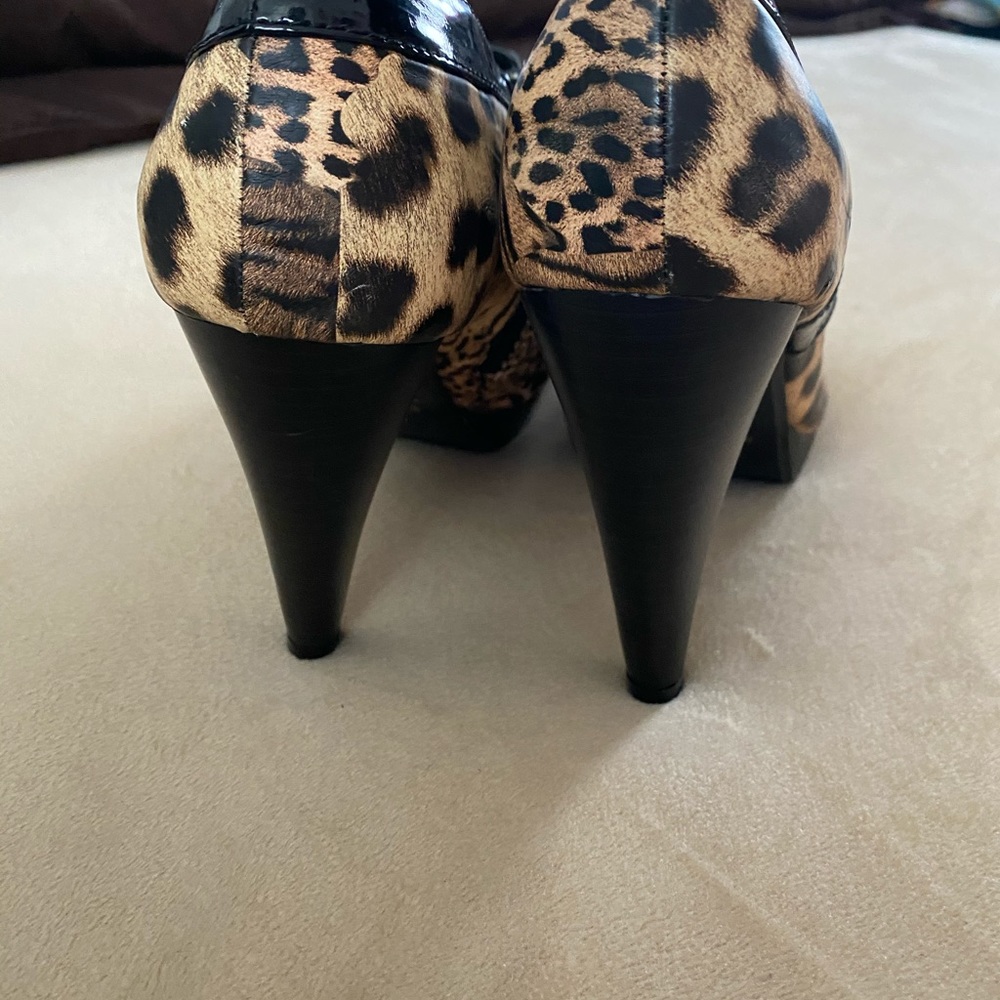 Shoes - Picture 3 of 3
